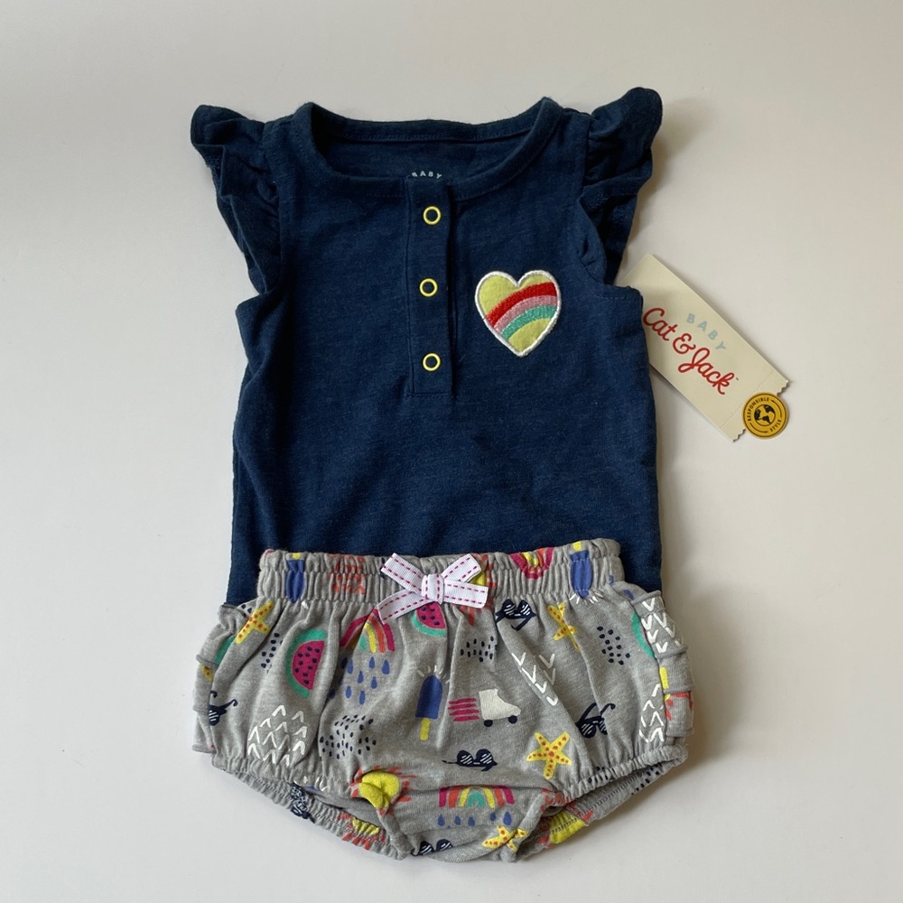 Cat & Jack NB Rainbow heart Top with Gray Patterned Diaper Cover